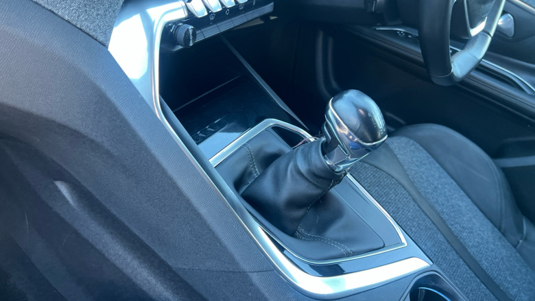 Peugeot 5008 1.2 PureTech Allure 5dr Petrol Estate